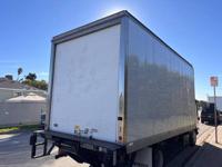 2017 ISUZU NPR NQR HD 18FT BOX TRUCK 5.2L DIESEL LIFTGATE 148K MILES GARDENA/ LOS ANGELES DELIVERY - Image 8