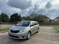 2016 Toyota Sienna LE Automatic Good Condition Houston - Image 2