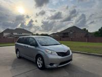 2016 Toyota Sienna LE Automatic Good Condition Houston - Image 3