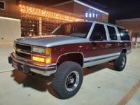 Chevy Suburban Silverado, Low Mile Original Paint 4wd Collectable Waller TX - Image 5