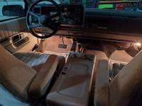 Chevy Suburban Silverado, Low Mile Original Paint 4wd Collectable Waller TX - Image 10