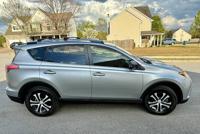 2018 Toyota RAV4 LE plus 1 owner Backup camera Bluetooth Lawrenceville - Image 5