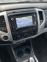 2015 Toyota Tacoma V6 4x4 Auburn - Image 10