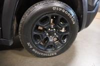 2022 Jeep Cherokee Trailhawk 4x4 Black Stouffair Motors - Image 8