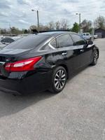 2017 Nissan Altima * Leather, Back up camera, USB/AUX - Image 5