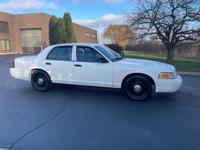 2004 Ford Crown Vic (Excellent Condition/Low Miles/1 Owner) NW Suburbs - Image 3