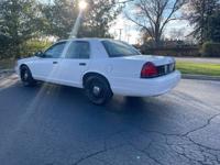 2004 Ford Crown Vic (Excellent Condition/Low Miles/1 Owner) NW Suburbs - Image 8