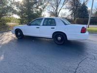 2004 Ford Crown Vic (Excellent Condition/Low Miles/1 Owner) NW Suburbs - Image 9