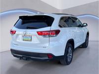 2019 Toyota Highlander XLE - GOOD/BAD/NO CREDIT OK! + Escondido Auto Super Center - Image 7