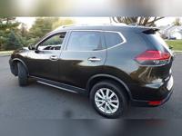 2017 Nissan Rogue SV AWD 4dr Crossover (midyear release) - Image 6