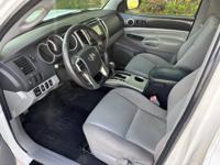 2015 Toyota Tacoma 4x4 Double Cab Long-Bed 1 Owner No Rust - Image 7