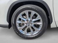 2020 Toyota Highlander Limited SUV AUTONATION Call (904) 637-7794 to confirm availability - April 6th - Image 8