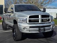 2005 Dodge Ram 2500 LARAMIE 4X4 / 5.7L V8 HEMI / LIFTED / LONG BED + M M Investment Cars - Portland - Image 3
