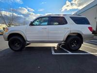 2001 Toyota Sequoia SR5 4X4 V8 4.7L / FRESH TIMING BELT SERVICE + M M Investment Cars - Portland - Image 4