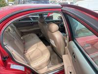 1998 Lincoln Continental 4dr Sdn + OLD SCHOOL CLASSIC WITH SUPER LOW MILES! - Image 5