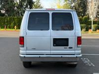 2011 Ford E-350 XLT 12 Passenger Van — LOW MILES • CLEAN E-350 IN BEAVERTON - Image 8
