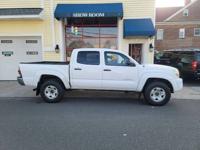 2011 Toyota Tacoma V6 4x4 4dr Double Cab Milford,CONNECTICUT - Image 3
