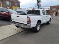 2011 Toyota Tacoma V6 4x4 4dr Double Cab Milford,CONNECTICUT - Image 4