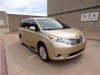 57K MILE TOYOTA SIENNA LIMITED HANDICAPPED WHEELCHAIR PWR RAMP VAN Irving, TX - Image 4