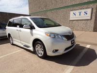 TOYOTA SIENNA EXL-NAV WHEELCHAIR HANDICAPPED POWER RAMP VAN Irving, TX - Image 4