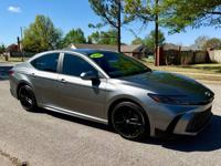 2025 Toyota Camry SE Hybrid - 1 owner - 5K - accident/smoke-free!!!! - Image 5