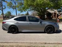 2025 Toyota Camry SE Hybrid - 1 owner - 5K - accident/smoke-free!!!! - Image 6