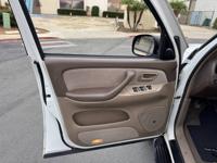 2004 Toyota Sequoia SR5 4x4 FULLY SERVICED! AMAZING SHAPE!!! Miramar Motorsports - Image 10