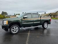 2013 CHEVY SILVERADO ULTIMATE 1500 LTZ CREW CAB 4X4 *CARFAX Longview