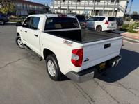 2018 Toyota Tundra SR5 CREW MAX 4X4 1 ORIGINAL OWNER! FLAWLESS!! Miramar Motorsports - Image 5