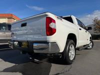2018 Toyota Tundra SR5 CREW MAX 4X4 1 ORIGINAL OWNER! FLAWLESS!! Miramar Motorsports - Image 9