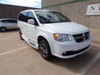 47K MILE DODGE GRAND CARAVAN SXT HANDICAP WHEELCHAIR POWER RAMP VAN Irving, TX - Image 4