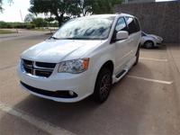 47K MILE DODGE GRAND CARAVAN SXT HANDICAP WHEELCHAIR POWER RAMP VAN Irving, TX - Image 5
