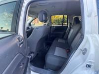 ********* JEEP COMPASS ALL WHEEL DRIVE SPORT 4 CYL ********** fairfield co, CT - Image 8