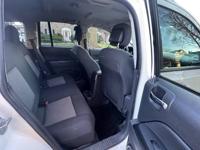 ********* JEEP COMPASS ALL WHEEL DRIVE SPORT 4 CYL ********** fairfield co, CT - Image 9
