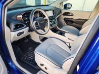 2021 Chrysler Pacifica Hybrid Kent - Image 8