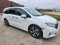 2024 Honda Odyssey Touring **15K MILES** Tower Rd Mundelein, IL 60060 - Image 6