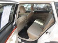 2012 Subaru Outback 2.5i Limited AWD Wagon Leather Loaded w/Moon Roof - Image 9