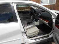 2012 Subaru Outback 2.5i Limited AWD Wagon Leather Loaded w/Moon Roof - Image 10