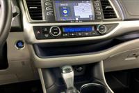 2019 Toyota Highlander XLE Oklahoma City, OK - Image 10