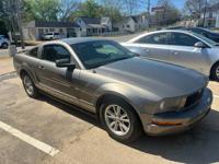2005 Ford Mustang - Image 4