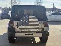 2017 Jeep Wrangler Sahara 4x4 - Image 7