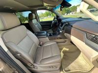 2016 Chevrolet Suburban LT Winder - Image 9