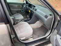 2001 Toyota Camry! Runs excellent!! otp north - Image 9