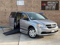 2016 Dodge Grand Caravan Wheelchair Accessible Mobility Van Skokie - Image 4