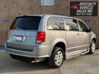 2016 Dodge Grand Caravan Wheelchair Accessible Mobility Van Skokie - Image 8