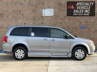 2016 Dodge Grand Caravan Wheelchair Accessible Mobility Van Skokie - Image 9