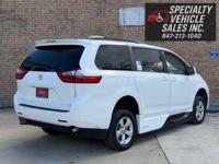 2017 Toyota Sienna Wheelchair Accessible Mobility Van Skokie - Image 8
