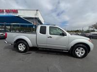 2012 Nissan Frontier SV V6 4X4 Ext Cab Pickup Jacksonville Florida - Image 4