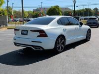 2022 Volvo S60 Recharge Plug-In Hybrid R-Design AWD All Wheel Drive El Call (678) 721-8304 to confirm availability - April 10th - Image 6
