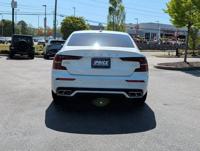 2022 Volvo S60 Recharge Plug-In Hybrid R-Design AWD All Wheel Drive El Call (678) 721-8304 to confirm availability - April 10th - Image 7